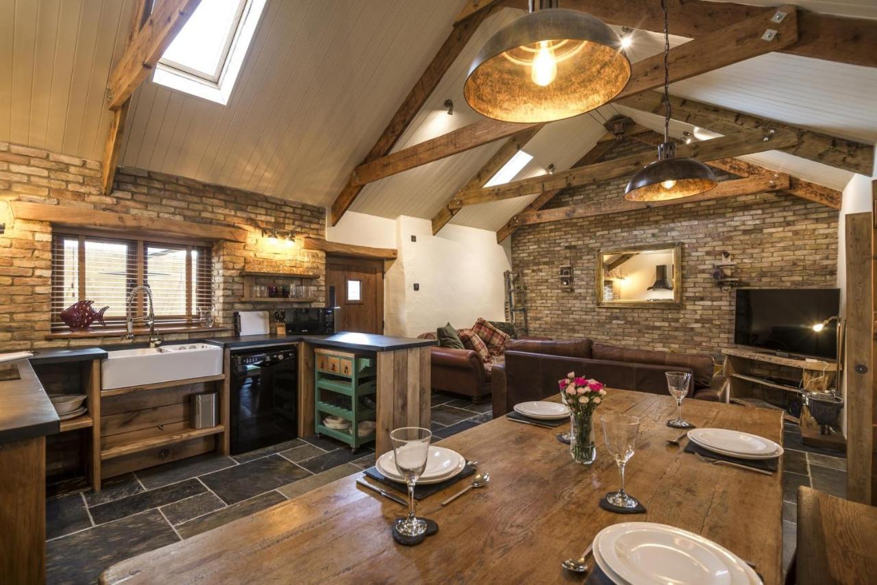 Lavender - Luxurious Barn Conversion - Blossom Farm Johnston Exteriör bild