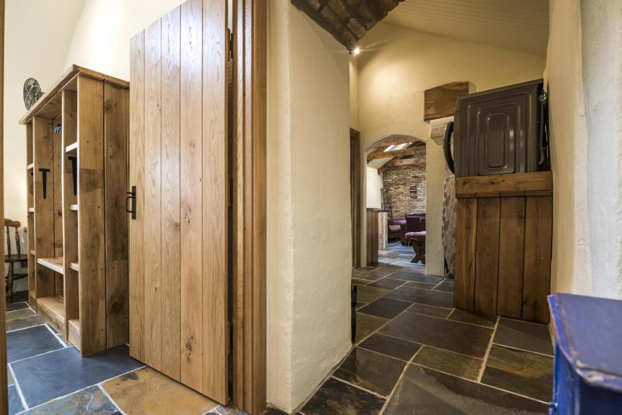 Lavender - Luxurious Barn Conversion - Blossom Farm Johnston Exteriör bild
